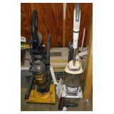 2 upright vacuum cleaners: Shark Professional -