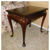 Pair of Queen Anne style mahogany tea end tables,