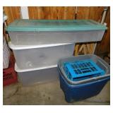 3 storage totes w/ lids - Plastic storage crate