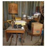 Vintage drop leaf table - Ornamental table lamp -