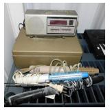 Vintage GE General Electric clock radio -