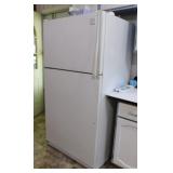 1996 Whirlpool refrigerator w/ top freezer,