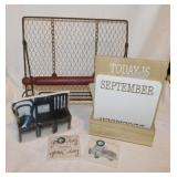 Kitchen dï¿½cor: Mesh wire wall shelf - Coasters -