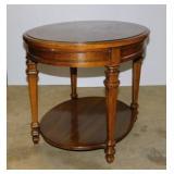 Sold wood oval side table w/ pull-out shelf, 22"
