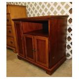 Storage cabinet, 32" x 20" x 31"