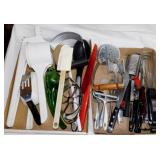 Kitchen utensils: Pampered Chef - Cuisinart -