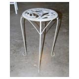 Metal 3-legged patio plant stand, 12" x 21"