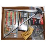 Gun ammunition & cleaning rod: 2 Saber Tooth 50