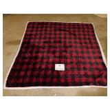 Quilted Reindeer bedspread - Plaid sherpa blanket