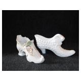 Fenton hobnail milk glass slipper w/ cat