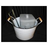 White enamel bucket - Laundry tin - License plate
