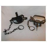 2 vintage leg hold animal traps: Victor -