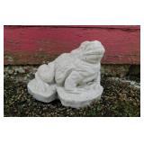 Concrete garden yard art patio bull frog statue,