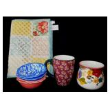 Pioneer Woman: 2 stoneware mugs -