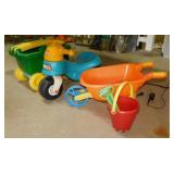 Toddler toys: Little Tikes 3 wheeler - Mega Bloks