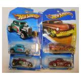 16 Hot Wheels vehicles on cards - Ferrari 5 box