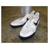 Nike retro running sneaker w/ cleats, size 14