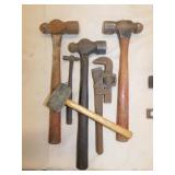 4 ball peen hammers - Small rubber mallet - Pipe