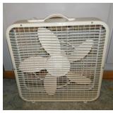 Lakewood 3 speed box fan
