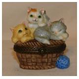 Porcelain kittens trinket box w/ mouse inside -