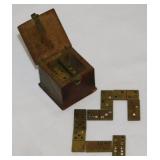 Miniatures: Brass dominoes in wooden box - Dice -