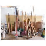 Long handled tools: Railroad pry bars - Sledge