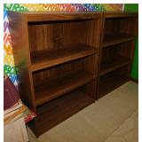 2 wooden bookcases, 30' x 12' x 42'