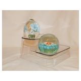 2 blown glass paperweights, 2.5' and 3' tall