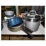 8 qt. Members Mark stock pot/ lid & strainer - 2