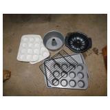 Wilton & Farberware non-stick bakeware -