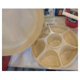 Tupperware divided vegetable tray w/ lid -