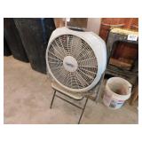 Lasko Wind Tunnel 22" floor fan - folding metal