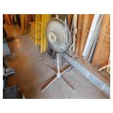 Lakewood 3 speed pedestal fan - 20" diameter
