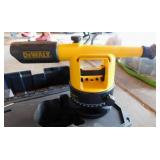 DeWalt DW090 Builders surveying level in case -