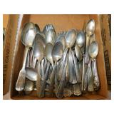 Silverplate & stainless: 6 assorted knives - 8