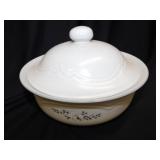 Vintage Pfaltzgraff Heirloom 2 qt. round