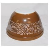 2 Pyrex mixing bowls: 1978 Woodland Brown #401,