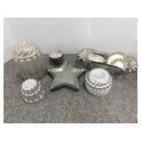 Vintage kitchen items: Tin gelatin & tart molds -