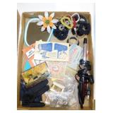 Vintage sewing assortment -Bobby pins - Snap