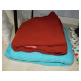 2 fleece full size blankets