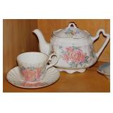England pink roses teapot w/ matching teacup &