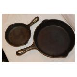 2 nice cast iron skillets, 8.5' & 10'