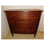 1800's walnut Federal style 4 drawer dresser chest