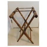 Folding wooden luggage rack