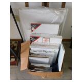 Artist's painting easel - 20 + blank canvas