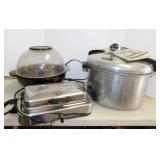 1955 Maid of Honor 16 qt. pressure cookie &