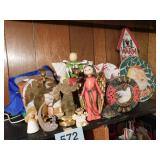 Asst. Christmas décor: vintage Santa wreath -