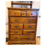 Solid Wood Chest of Drawers Featuring 5 Drawers