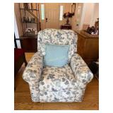 Beachside Walk Accent Chair with Reclining