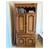 Traditional Oak Wood TV Armoire with Decorative